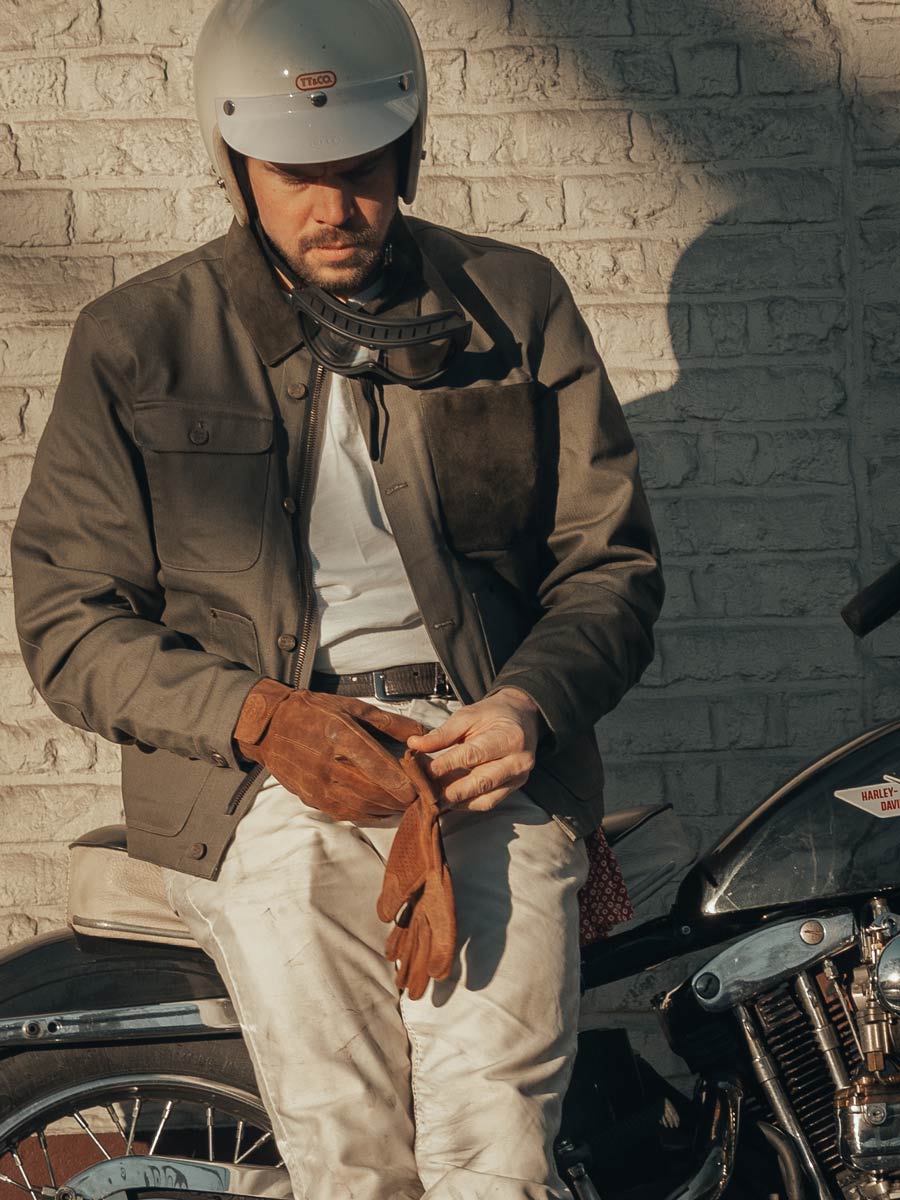 Age of Glory Rover Leather CE Waxed Gloves in Caramel Suede