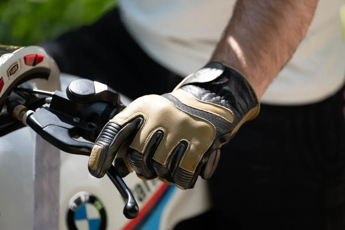 Age of Glory Hero Leather CE Gloves in Black
