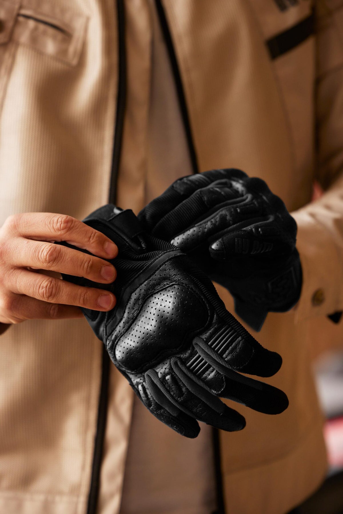 By City Tokio Motorcycle Gloves | Veloce Club