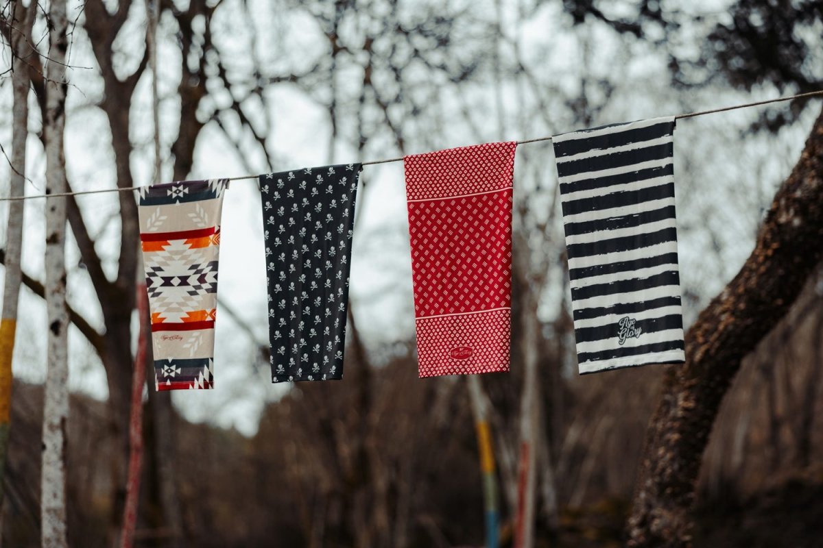 Age of Glory Painted Stripes Neck tube in Black