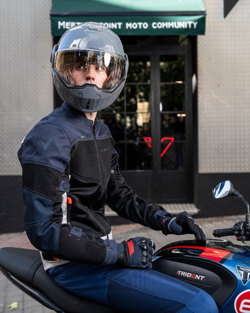 By City 180 Tech II Flip front Helmet in Anthracite | Veloce Club