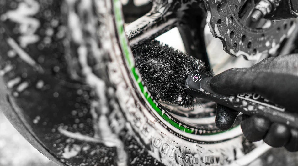 Muc-Off Wheel & Component Brush | Veloce Club
