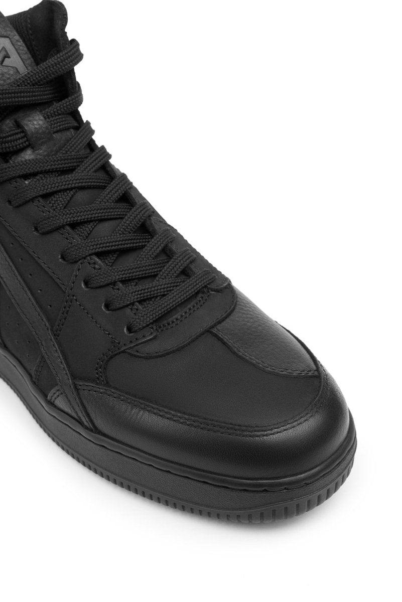 Pando Moto Apex Sneakers - Black | Veloce Club